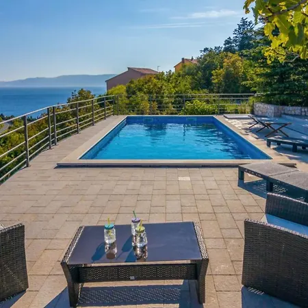 Serenata Pool Novi Vinodoski By Guide וילה